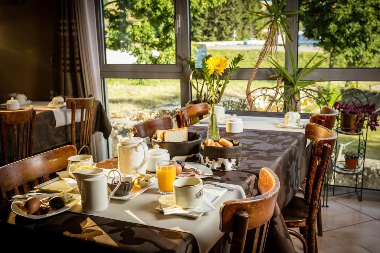 Hôtel Restaurant de la Poste et La Grange Détente, espace bien-être Châteauneuf-de-Randon Exterior foto