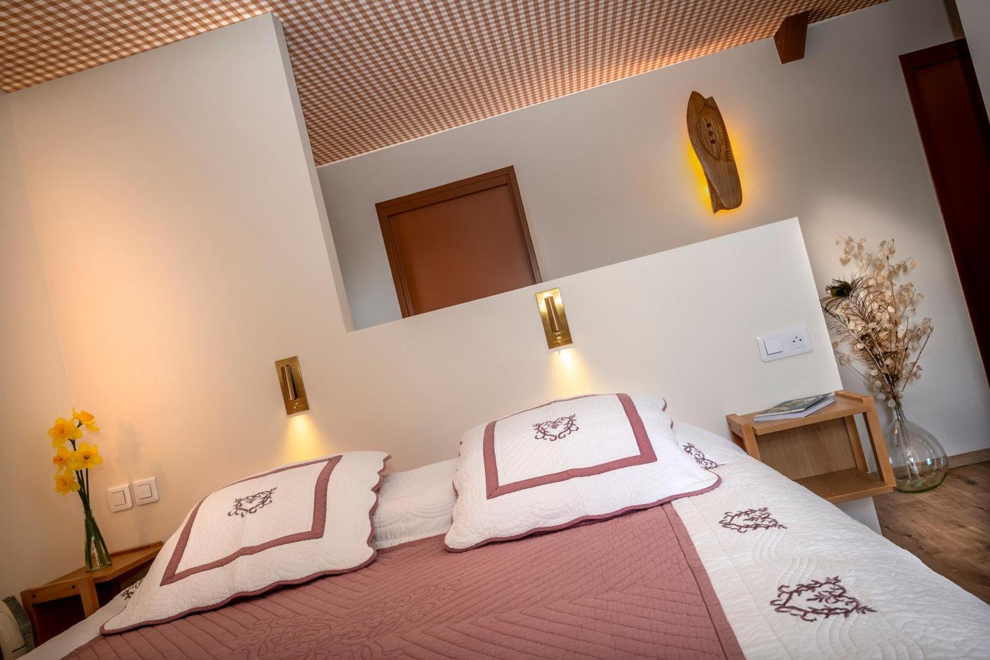 Hôtel Restaurant de la Poste et La Grange Détente, espace bien-être Châteauneuf-de-Randon Habitación foto