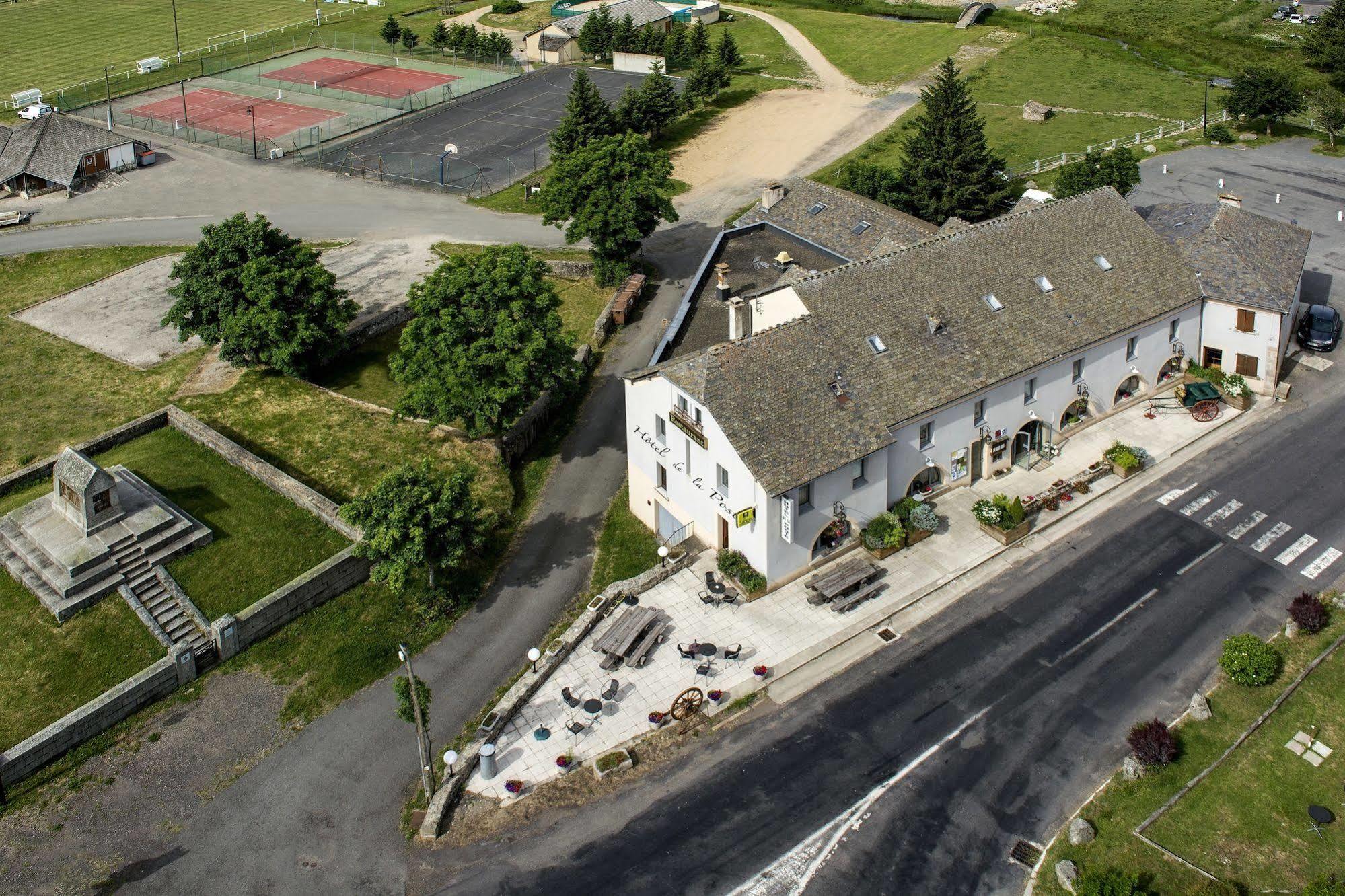 Hôtel Restaurant de la Poste et La Grange Détente, espace bien-être Châteauneuf-de-Randon Exterior foto